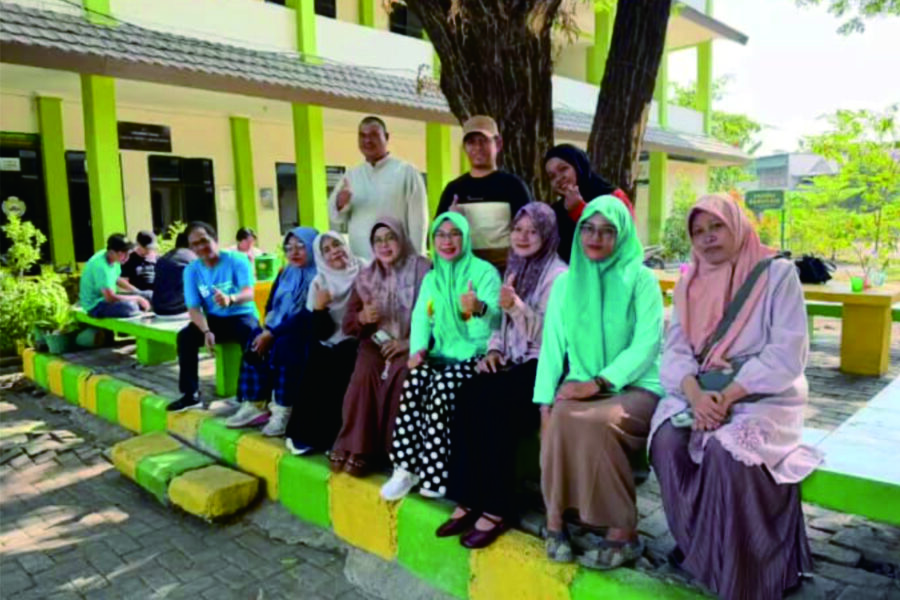 Dekan FAI UIM Pimpin Kegiatan Jumat Bersih Lingkungan Fakultas