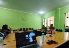 Tim Borang PGMI FAI UIM Lembur Hingga Malam Siapkan Dokumen Akreditasi