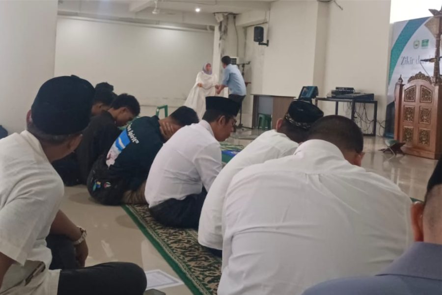 Jelang Ujian Semester dan Akhir Tahun, Civitas Akademika Gelar Zikir Bersama