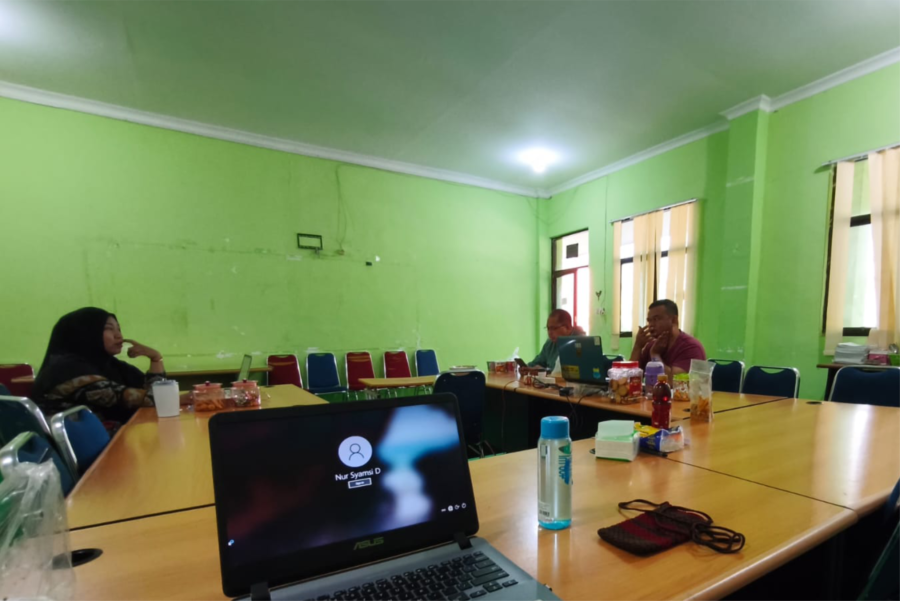 Tim Borang PGMI FAI UIM Lembur Hingga Malam Siapkan Dokumen Akreditasi